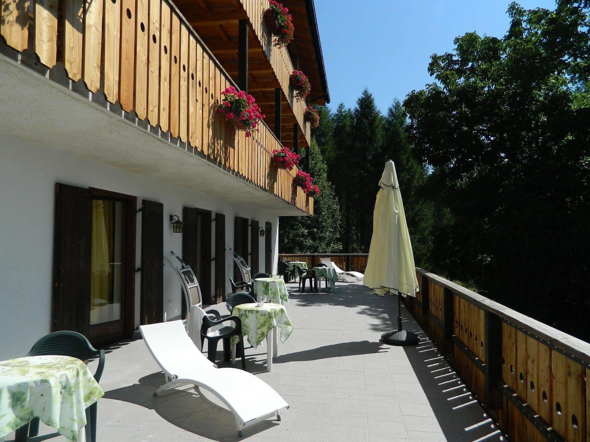 Hotel Ganzaie Val di Fiemme Buitenkant foto